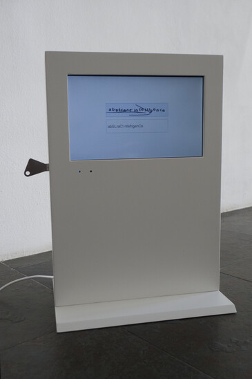 Capture d’écran de l’œuvre Keywords
Vue de l’installation Keywords en contexte d’exposition
