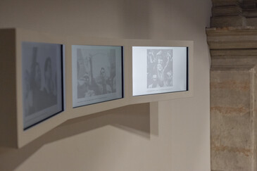 Screenshot of the artwork All Over
View of the All Over installation in exhibition context