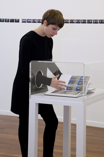 Vue d’Audience Works en contexte d’exposition.