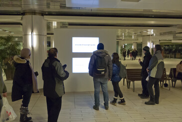 Capture d’écran de l’œuvre Keywords
Vue de l’installation Keywords en contexte d’exposition