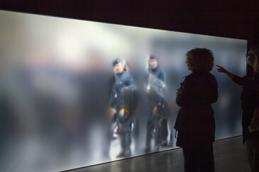 Vue de l'installation niform en contexte d’exposition