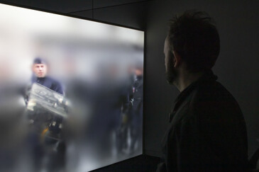 Vue de l'installation niform en contexte d’exposition