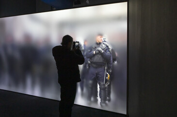 Vue de l'installation niform en contexte d’exposition
