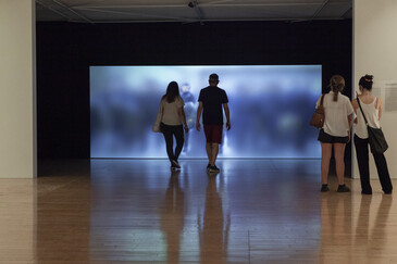 Vue de l'installation niform en contexte d’exposition