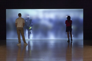 Vue de l'installation niform en contexte d’exposition