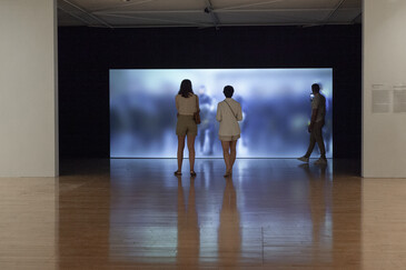 Vue de l'installation niform en contexte d’exposition