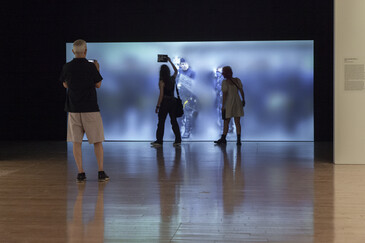 Vue de l'installation niform en contexte d’exposition