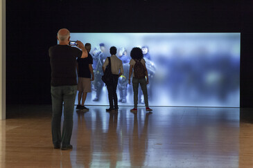 Vue de l'installation niform en contexte d’exposition