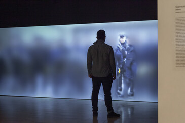 Vue de l'installation niform en contexte d’exposition