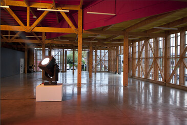 Vue de l’installation Poursuite en contexte d’exposition