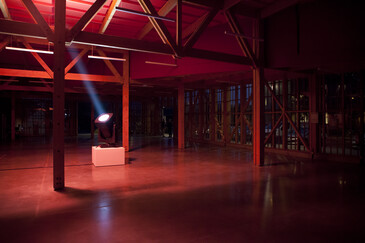 Vue de l’installation Poursuite en contexte d’exposition