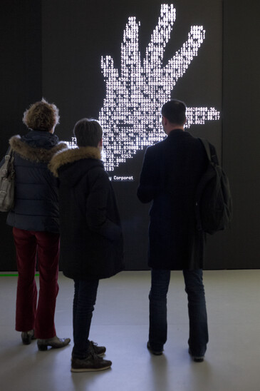 Vue de l'installation Visible Hand en contexte d’exposition