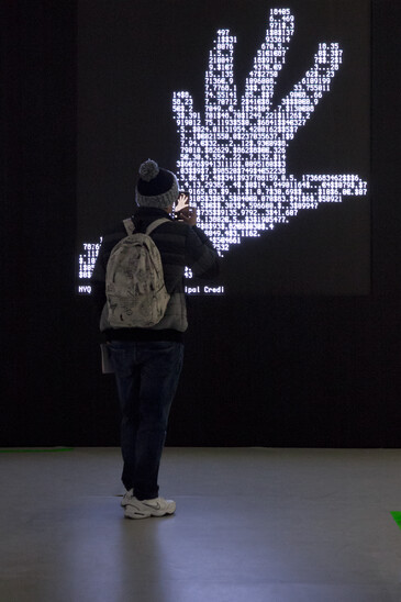 Vue de l'installation Visible Hand en contexte d’exposition