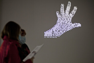 Vue de l'installation Visible Hand en contexte d’exposition