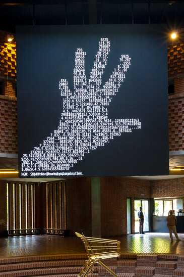 Vue de l'installation Visible Hand en contexte d’exposition