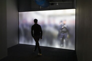 Vue de l'installation niform en contexte d’exposition