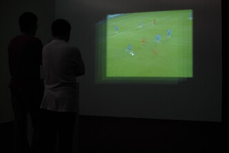 Vue de l'installation Training Center en contexte d’exposition 
