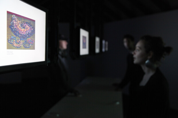 Vue de l'installation Jeux pOlymiques en contexte d’exposition. 