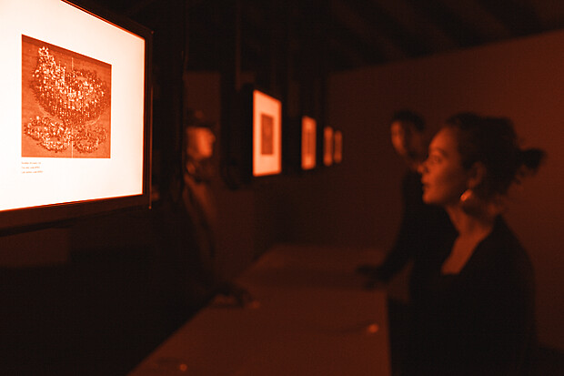 Vue de l'installation Jeux pOlymiques en contexte d’exposition. 